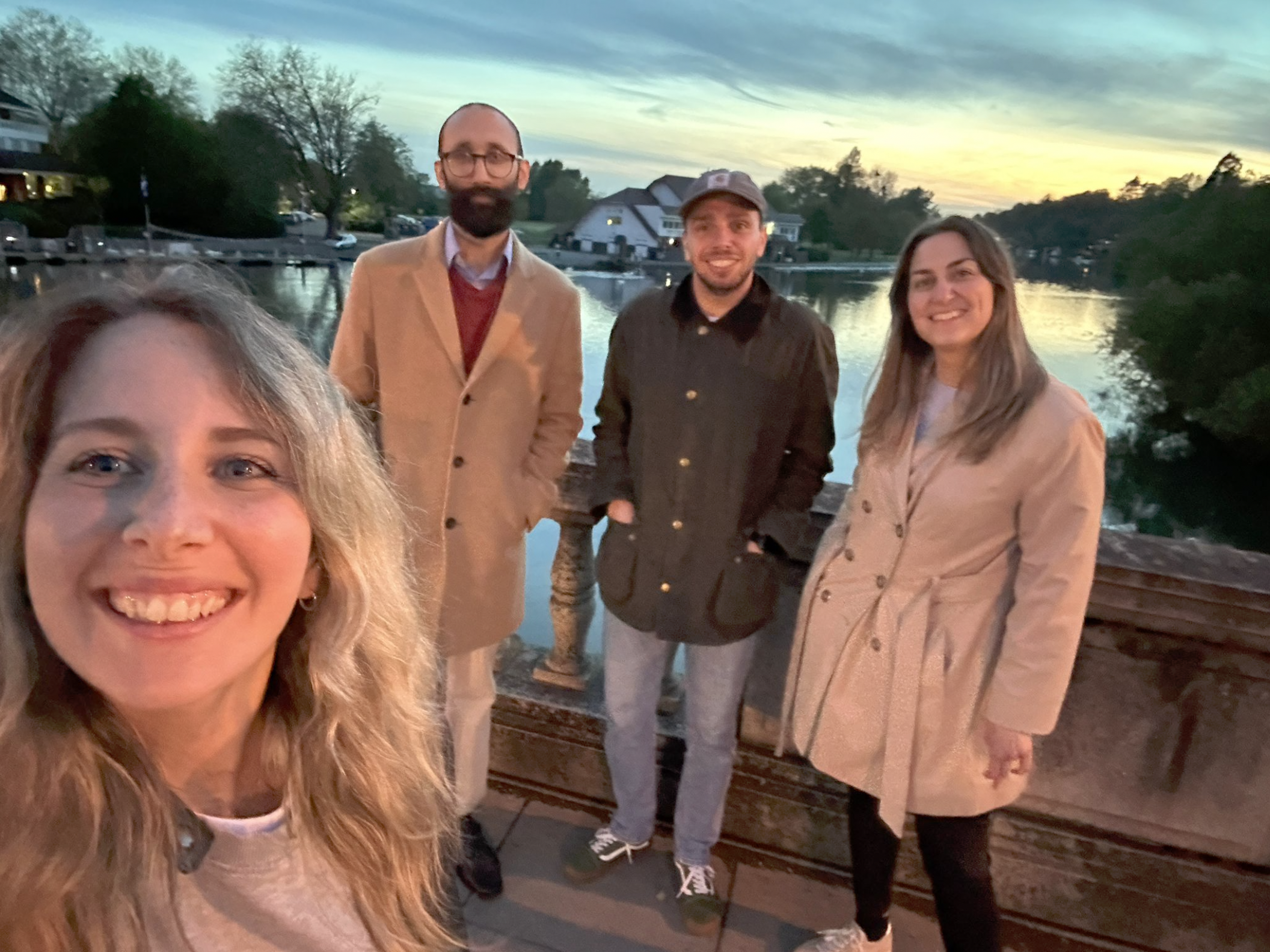 Caversham Bridge with Paola, Nico and Thalia 